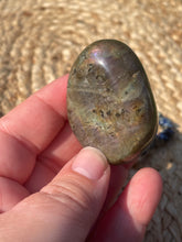 Load image into Gallery viewer, Labradorite Palm Stone
