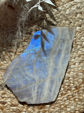 Load image into Gallery viewer, Moonstone Raw Slab
