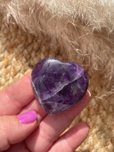 Load image into Gallery viewer, Amethyst Heart Carving
