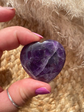 Load image into Gallery viewer, Amethyst Heart Carving
