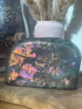 Load image into Gallery viewer, Labradorite Free Form
