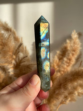 Load image into Gallery viewer, Labradorite DT
