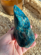 Load image into Gallery viewer, Apatite Flame Carving
