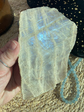 Load image into Gallery viewer, Moonstone Raw Slab
