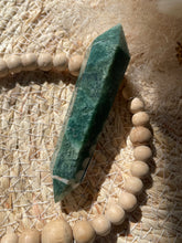 Load image into Gallery viewer, Moss Agate DT Double Terminated Wand
