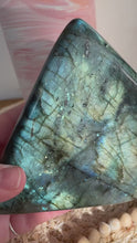 Load and play video in Gallery viewer, Labradorite Free Form
