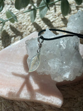 Load image into Gallery viewer, Mother Of Pearl Leaf Wire Wrapped Necklace
